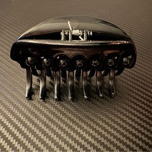 Black Hair Claw Clip